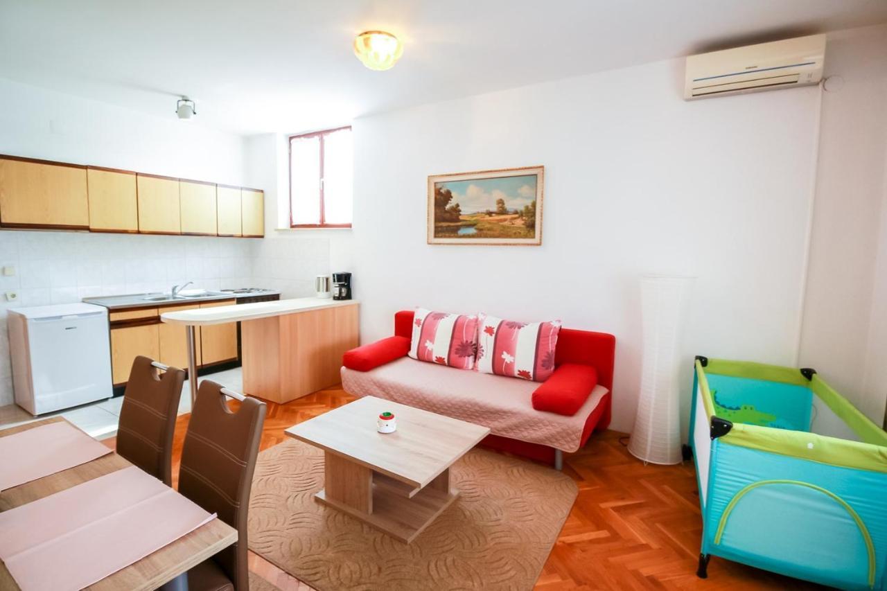 Apartments Katarina K มาลินสกา ภายนอก รูปภาพ